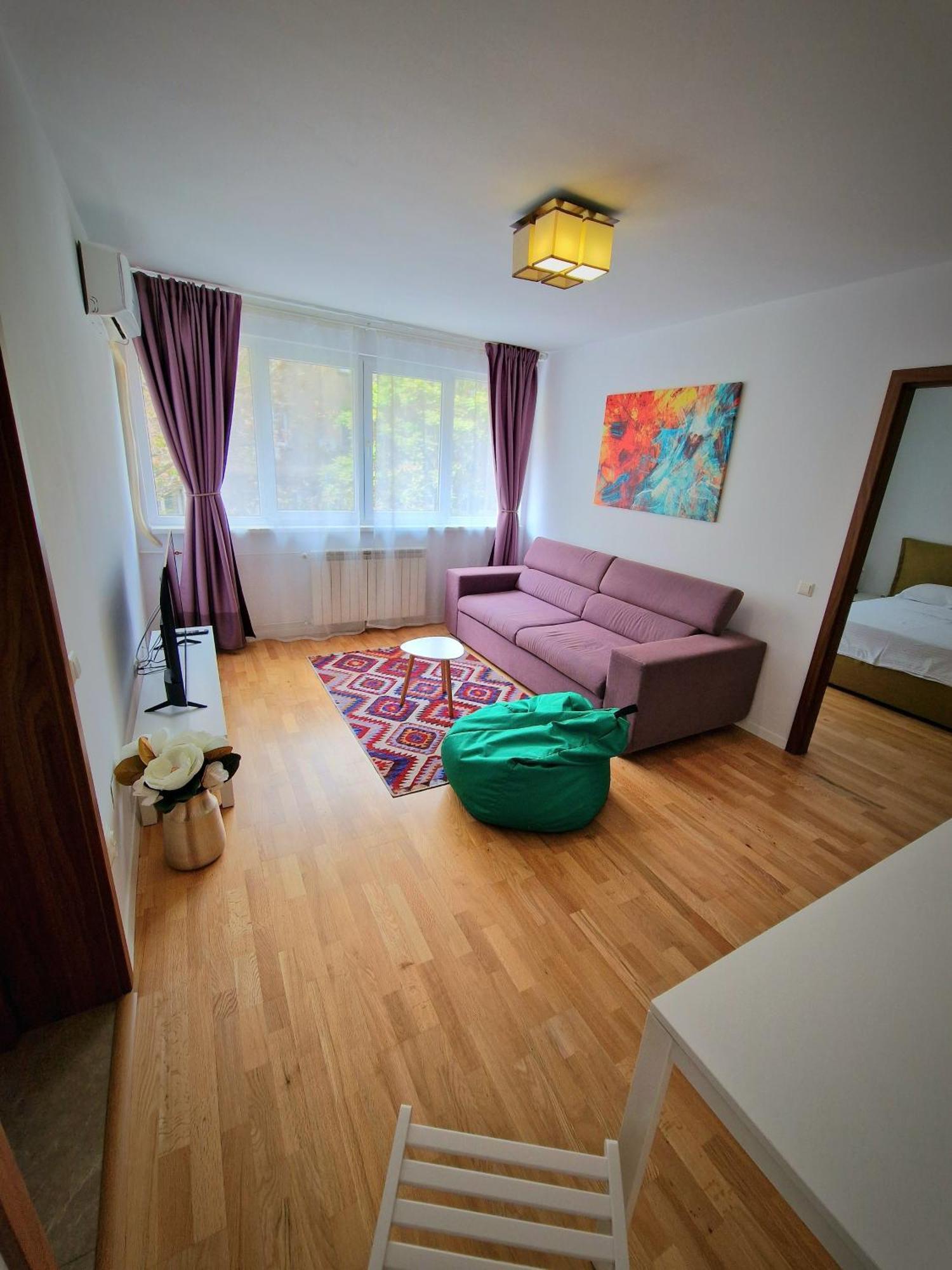 Old Town Central Oasis - Secured Parking Nearby - Self Check In - Metro Station At 1Min Bucureşti Ngoại thất bức ảnh