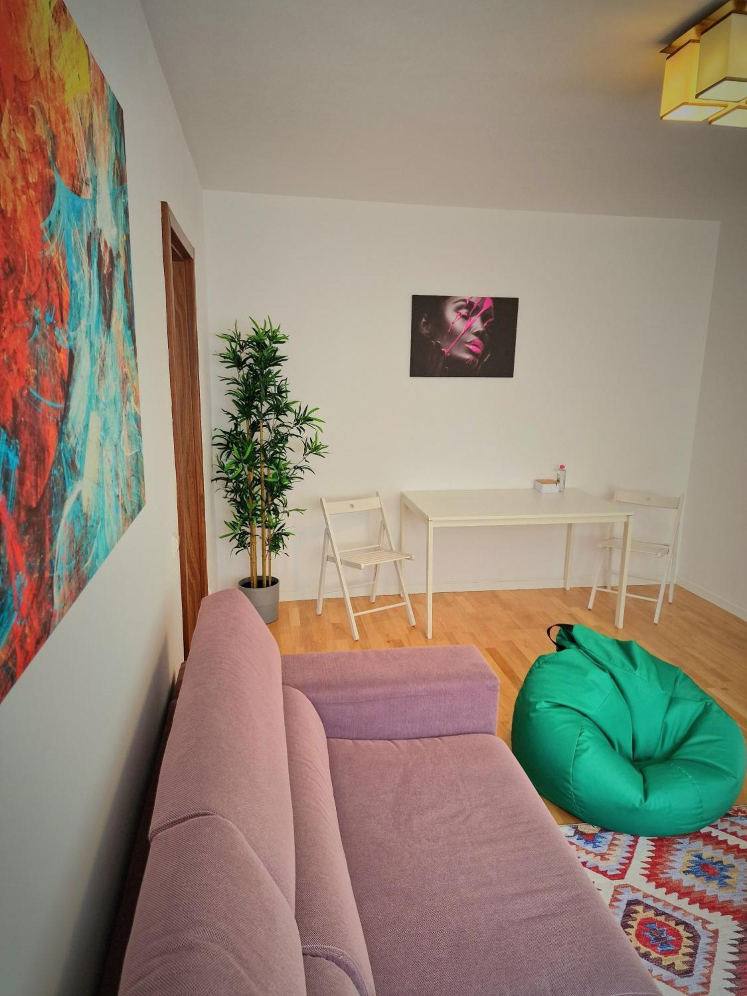 Old Town Central Oasis - Secured Parking Nearby - Self Check In - Metro Station At 1Min Bucureşti Ngoại thất bức ảnh