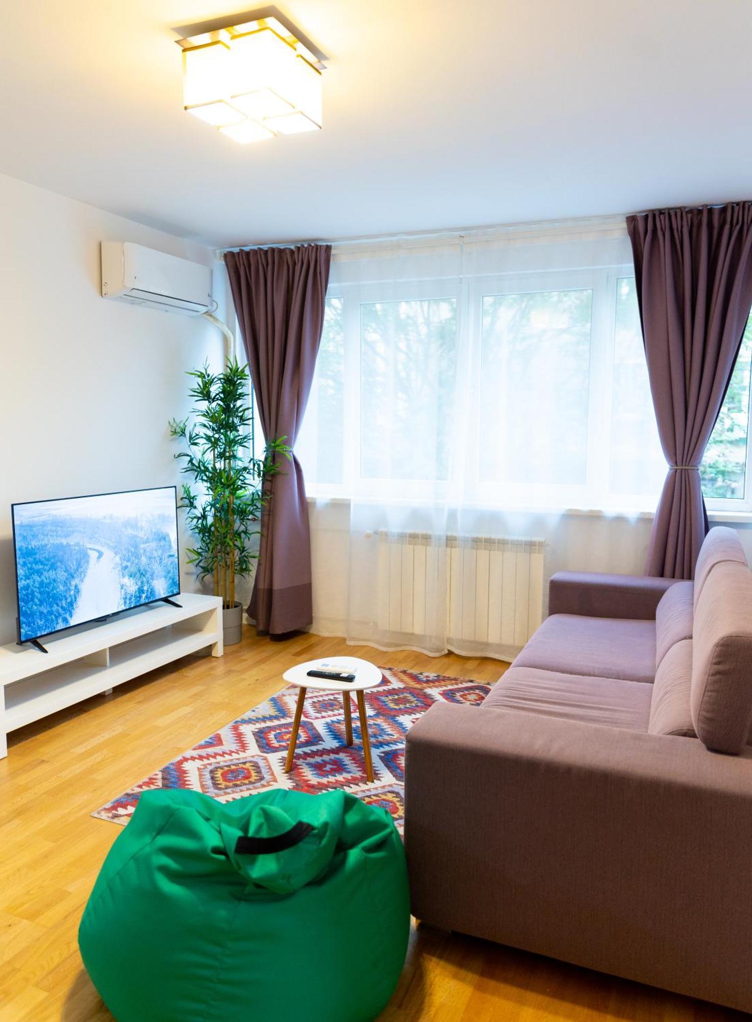 Old Town Central Oasis - Secured Parking Nearby - Self Check In - Metro Station At 1Min Bucureşti Ngoại thất bức ảnh