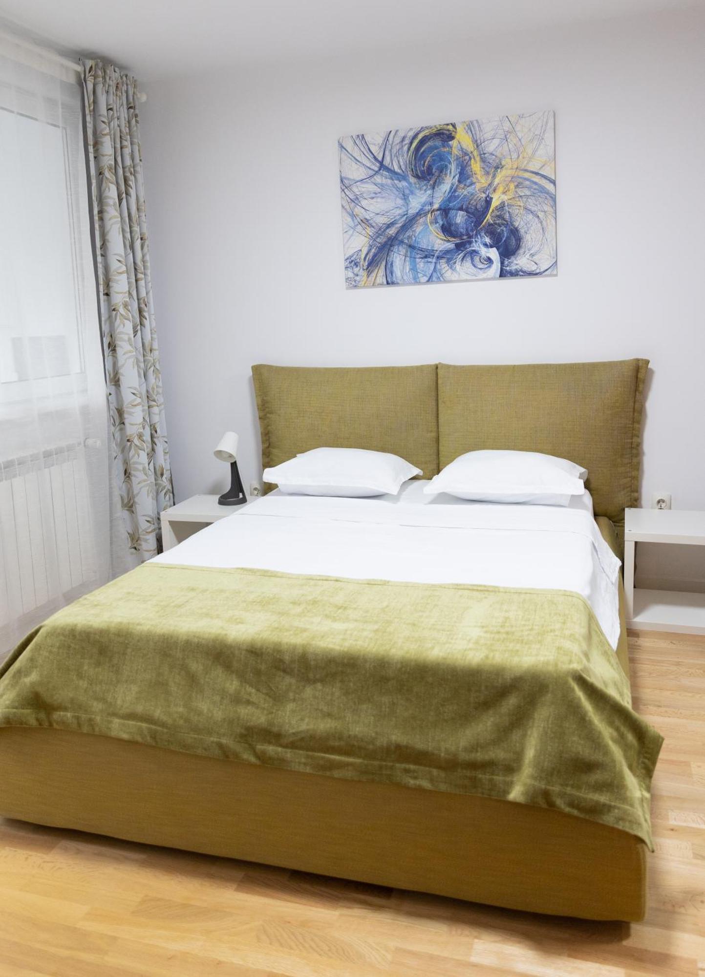 Old Town Central Oasis - Secured Parking Nearby - Self Check In - Metro Station At 1Min Bucureşti Ngoại thất bức ảnh