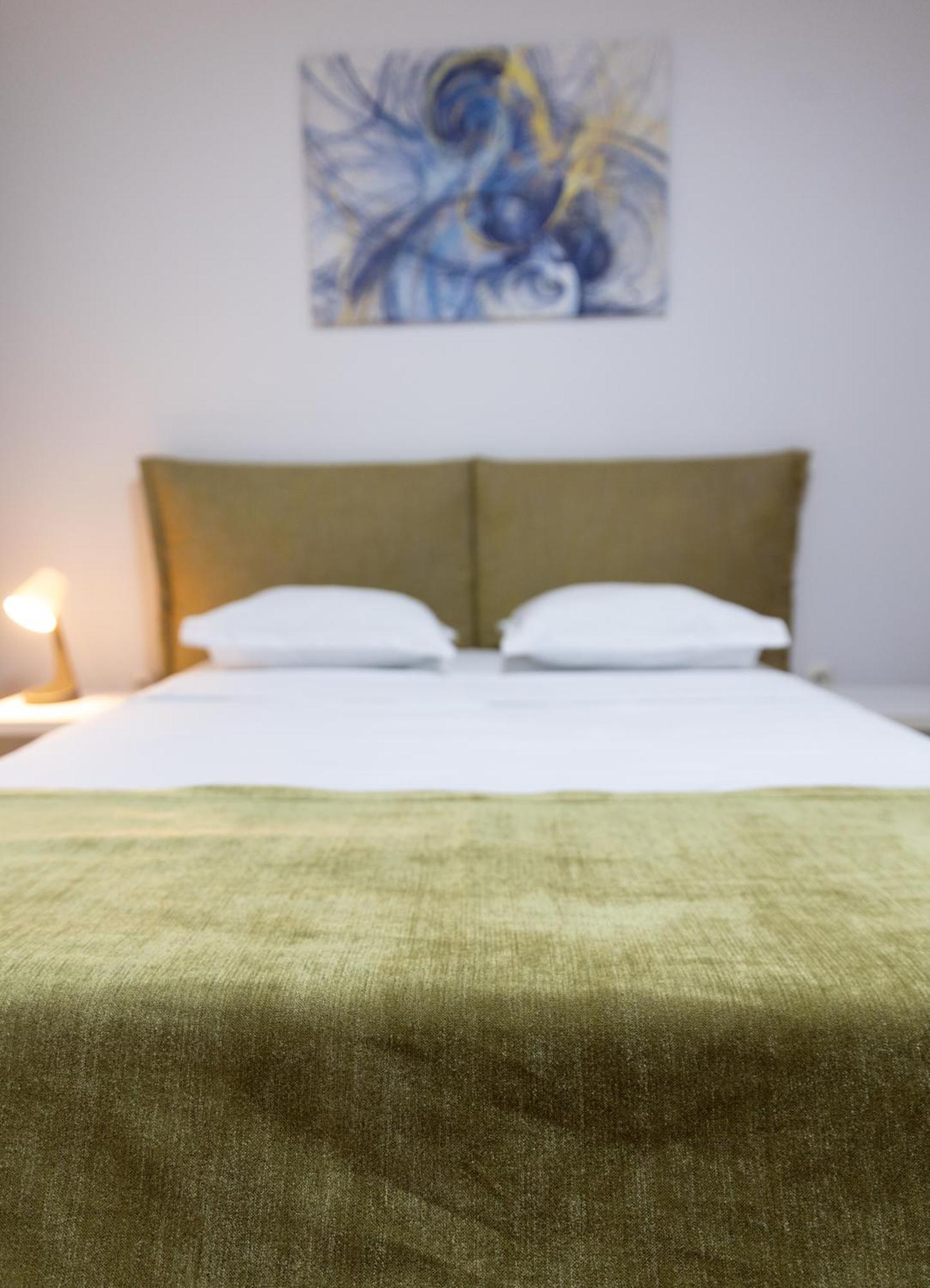 Old Town Central Oasis - Secured Parking Nearby - Self Check In - Metro Station At 1Min Bucureşti Ngoại thất bức ảnh