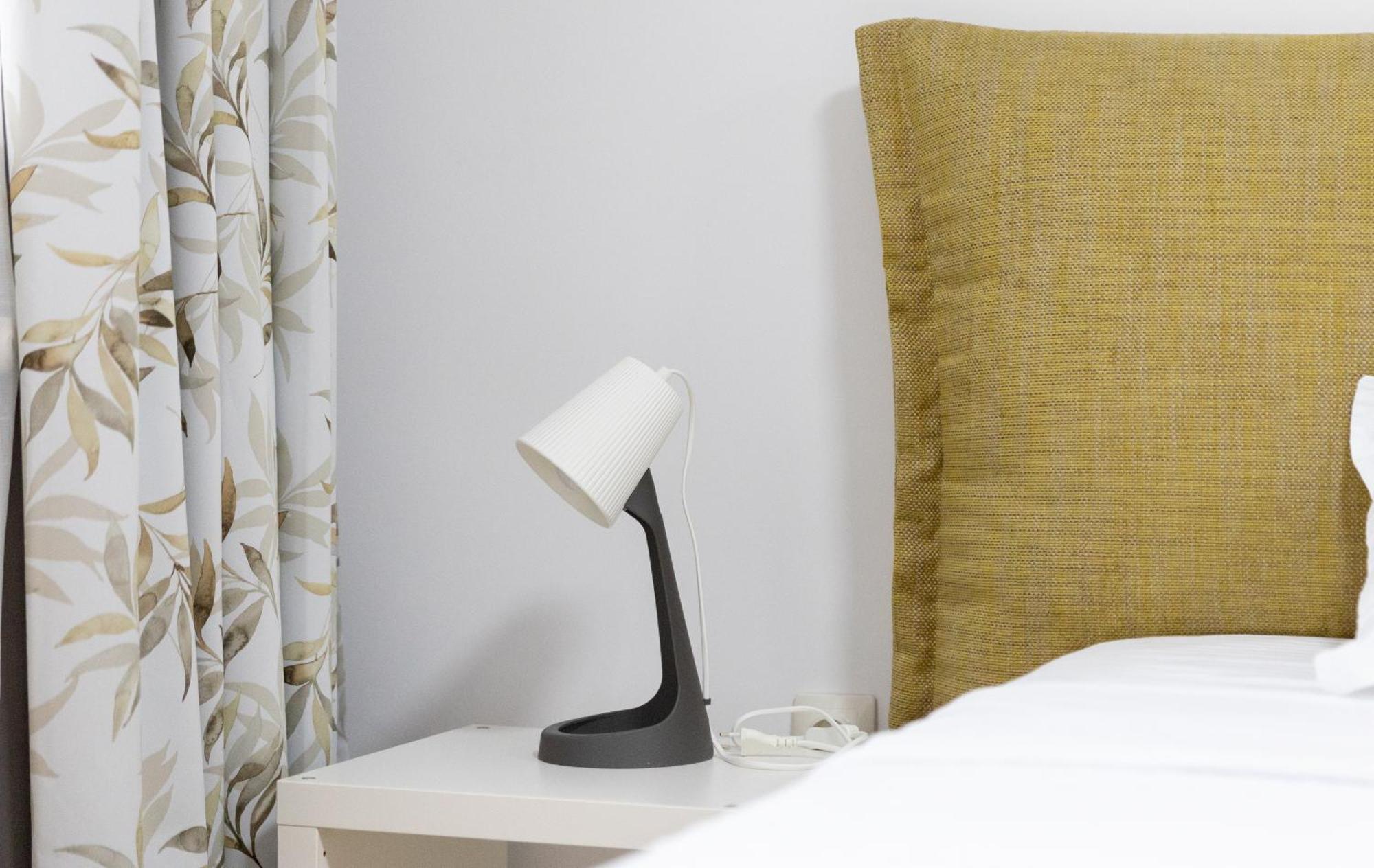 Old Town Central Oasis - Secured Parking Nearby - Self Check In - Metro Station At 1Min Bucureşti Ngoại thất bức ảnh